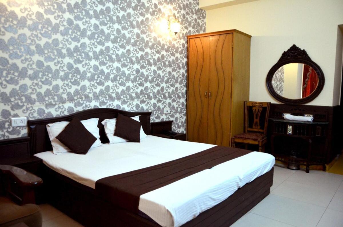 Hotel City Paradise Chandīgarh Buitenkant foto